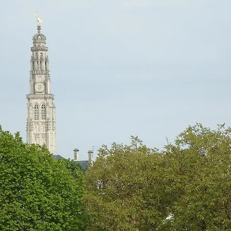 Au Numero 8 * Arras